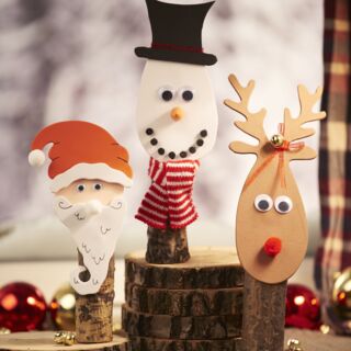 Figurines de Noël en tronc d'arbre 