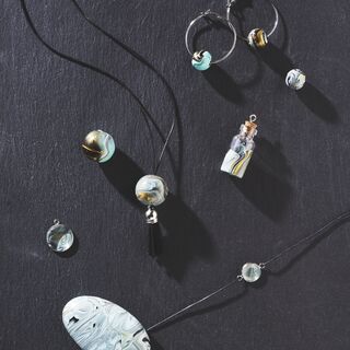Jewellery with Pouring